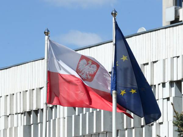 Власти Польши приостановили действие Договора об обычных вооруженных силах в Европе