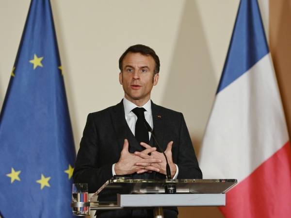Во Франции выразили непонимание высказываниями Макрона в сторону России