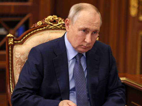 Путин нанес новый удар по иноагентам: потеряют самое главное