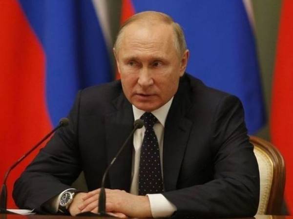 Путин предложил распространить выплаты на совершеннолетних детей погибших участников СВО