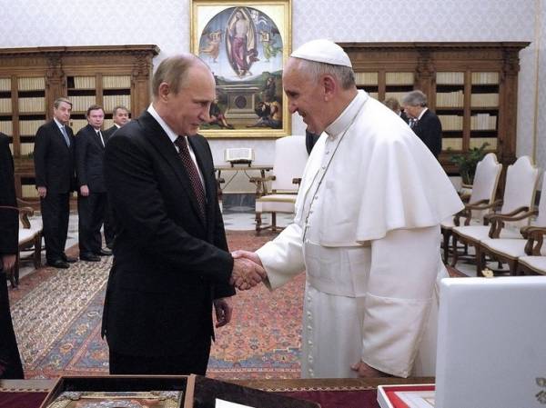 Путин поздравил Папу Римского Франциска