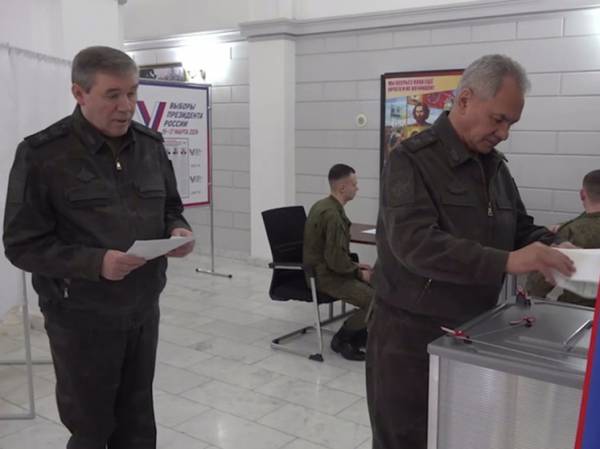 Шойгу и Герасимов в Южном военном округе проголосовали на выборах президента