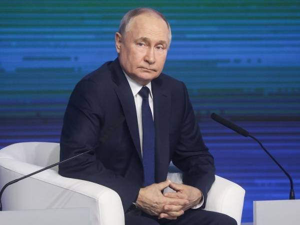 Первый политик уже поздравил Путина с безоговорочной победой на выборах
