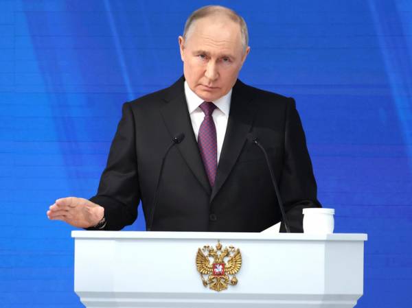Путин отбил удар: на выборы напали с фотонной пушкой, зеленкой и диверсантами Путин отбил удар: на выборы напали с фотонной пушкой, зеленкой и диверсантами