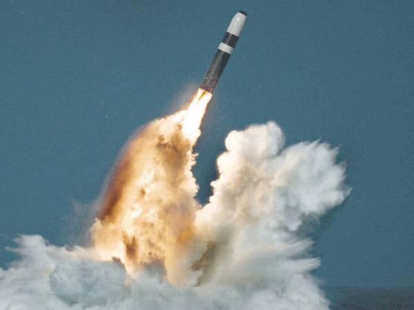 "Уже упала": КНДР запустила вторую баллистическую ракету