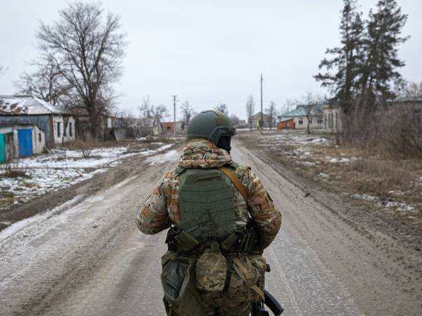 Украинские войска начали усиливать оборону юго-западнее Лисичанска