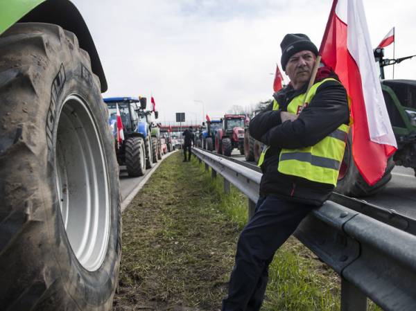 Стали известны последствия для Украины блокировки границы польскими фермерами
