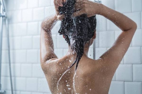 Почему вредно принимать горячий душ?