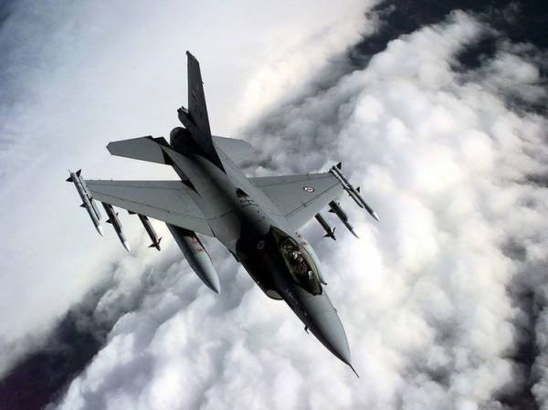 В НАТО объяснили, что помешает ВСУ использовать истребители F-16