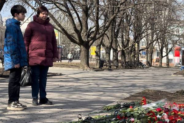 «Нет слов». Донецк оплакивает погибших в теракте в «Крокус Сити Холле»