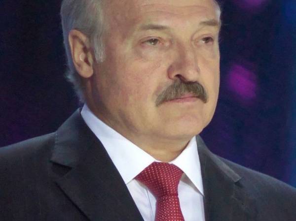 Лукашенко выразил Путину соболезнования в связи с терактом