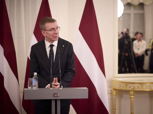 Президент Латвии призвал вернуть в Европе воинскую повинность