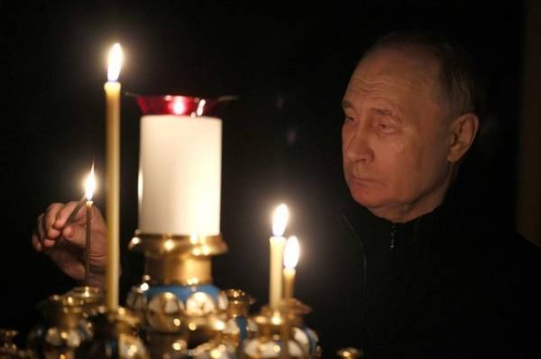 Путин поставил свечу за упокой погибших во время теракта в «Крокусе»