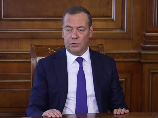 Террористов из "Крокуса" убьют, намекнул Медведев