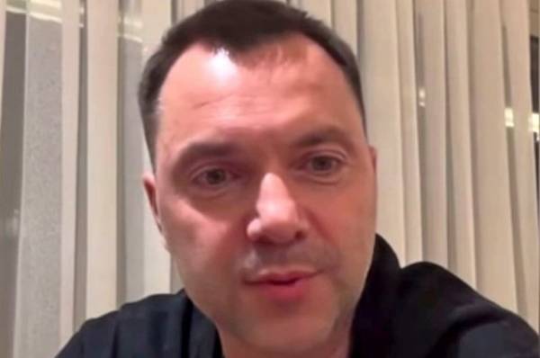 Арестович случайно признал ответственность Киева за теракт в «Крокусе»
