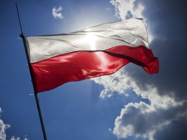 Польша потребовала от Украины добровольно приостановить транзит зерна
