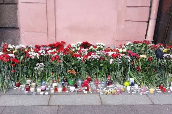 В Санкт-Петербурге почтили память жертв теракта в метро