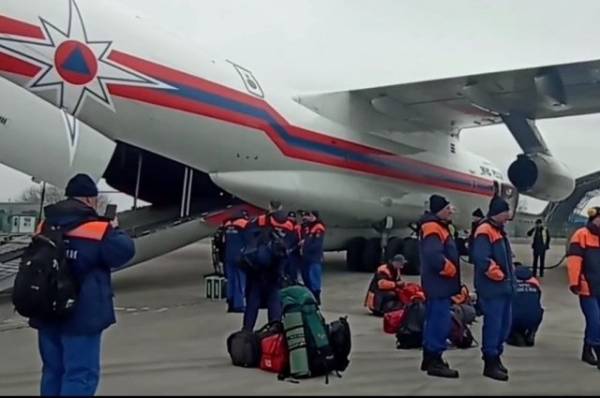 Куренков направил в Оренбургскую область дополнительный эшелон спасателей