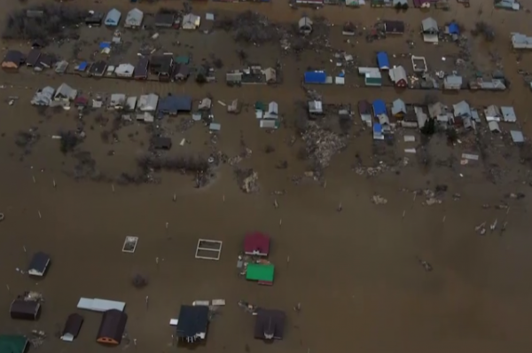 Опубликовано снятое с воздуха видео из затопленного Орска