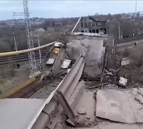 Шесть человек пострадали при обрушении моста в Смоленской области
