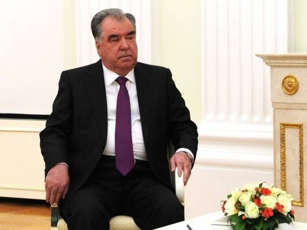 Рахмон призвал воспитывать не пятнающих честь таджикского народа детей