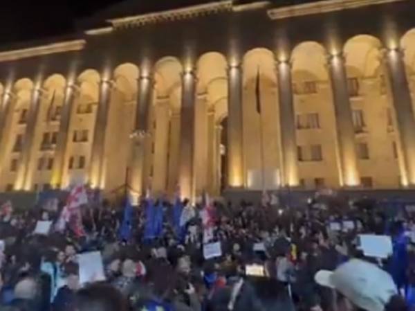 14 человек задержаны в Тбилиси в ходе митинга против закона об иноагентах
