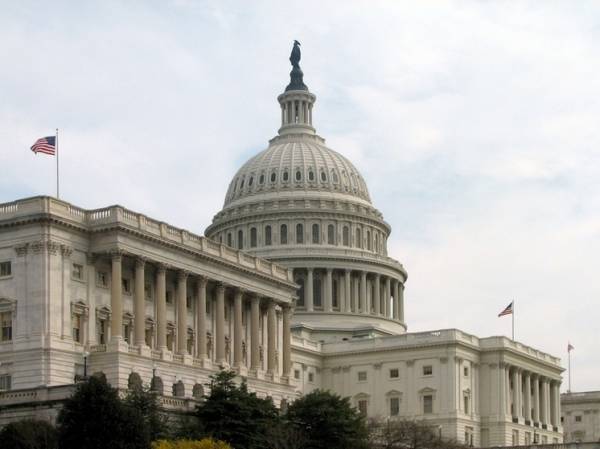 Страны Балтии призвали Конгресс США одобрить предоставление помощи Украине