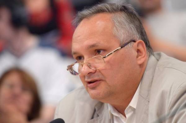 Политолог Суздальцев опроверг сообщения о своем задержании