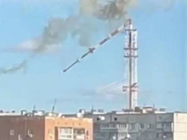 Харьковская телевышка сложилась пополам после прилета российских ракет